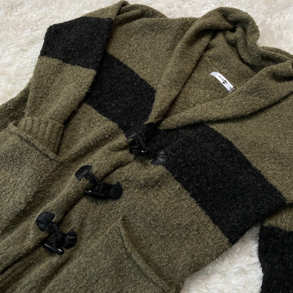 KENSIE ARMY GREEN SWEATER